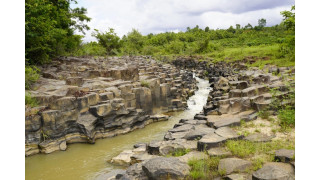 Chiêm ngưỡng suối đá cổ trên 100 triệu năm tuổi tại Gia Lai
